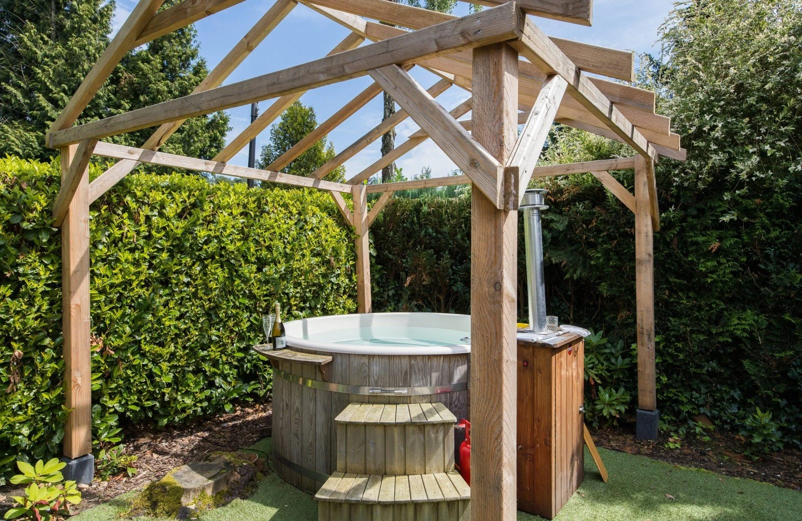 Wellnesshut met eigen bubbelbadsauna 49