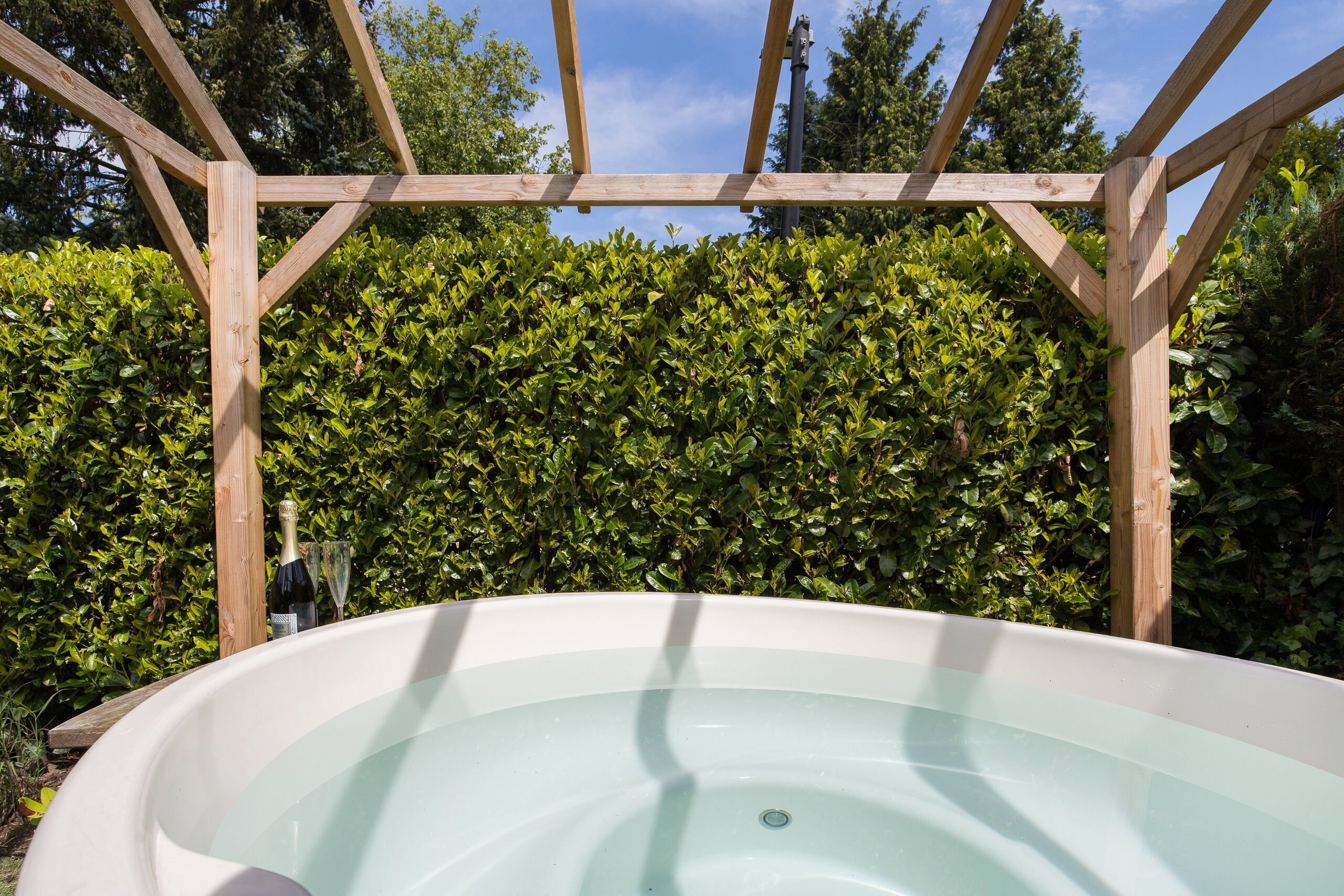 Wellnesshut met eigen bubbelbadsauna 50