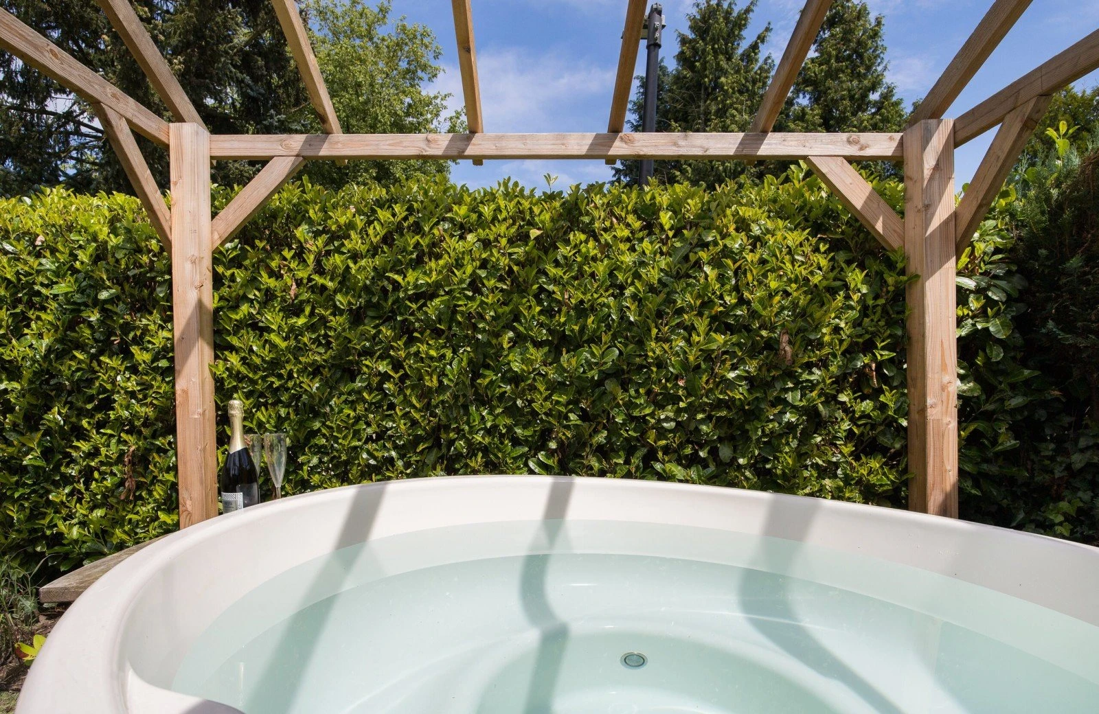 Wellnesshut met eigen bubbelbadsauna 50