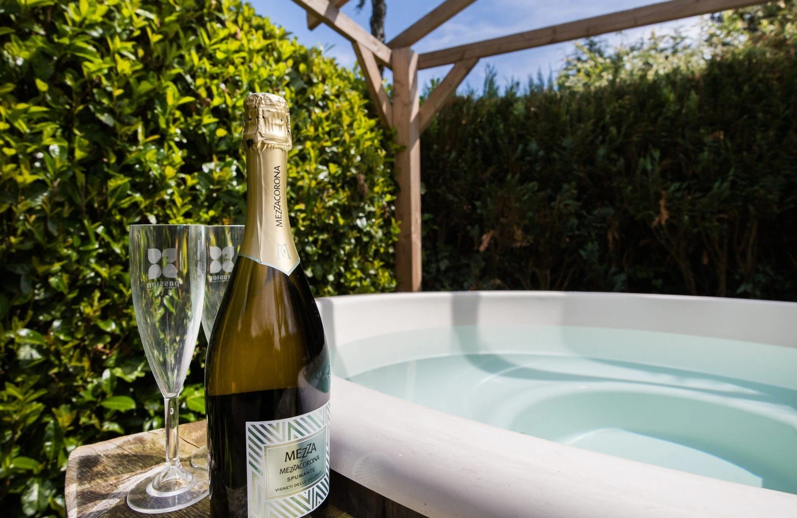 Wellnesshut met eigen bubbelbadsauna 51