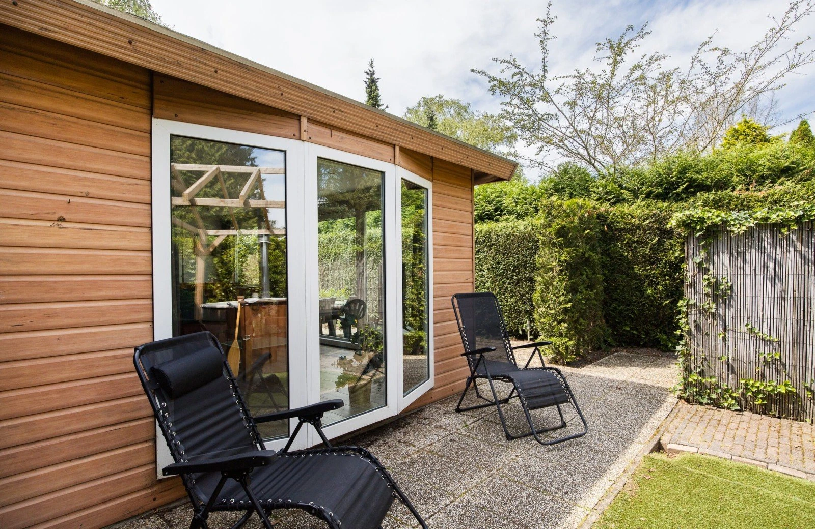 Wellnesshut met eigen bubbelbadsauna 52