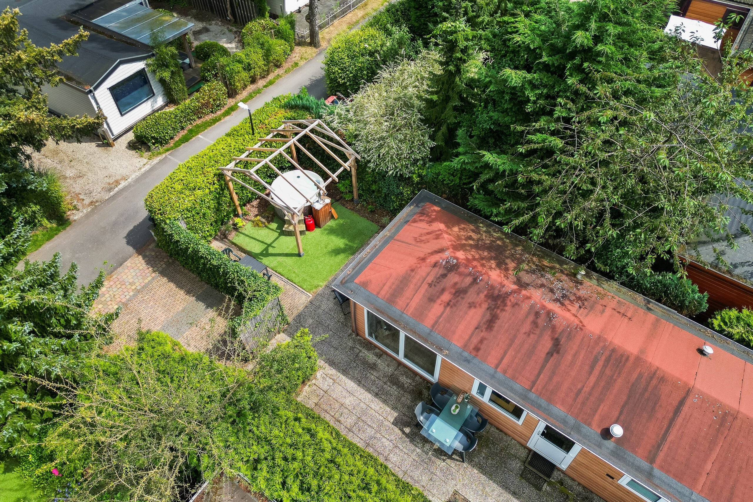 Wellnesshut met eigen bubbelbadsauna 64