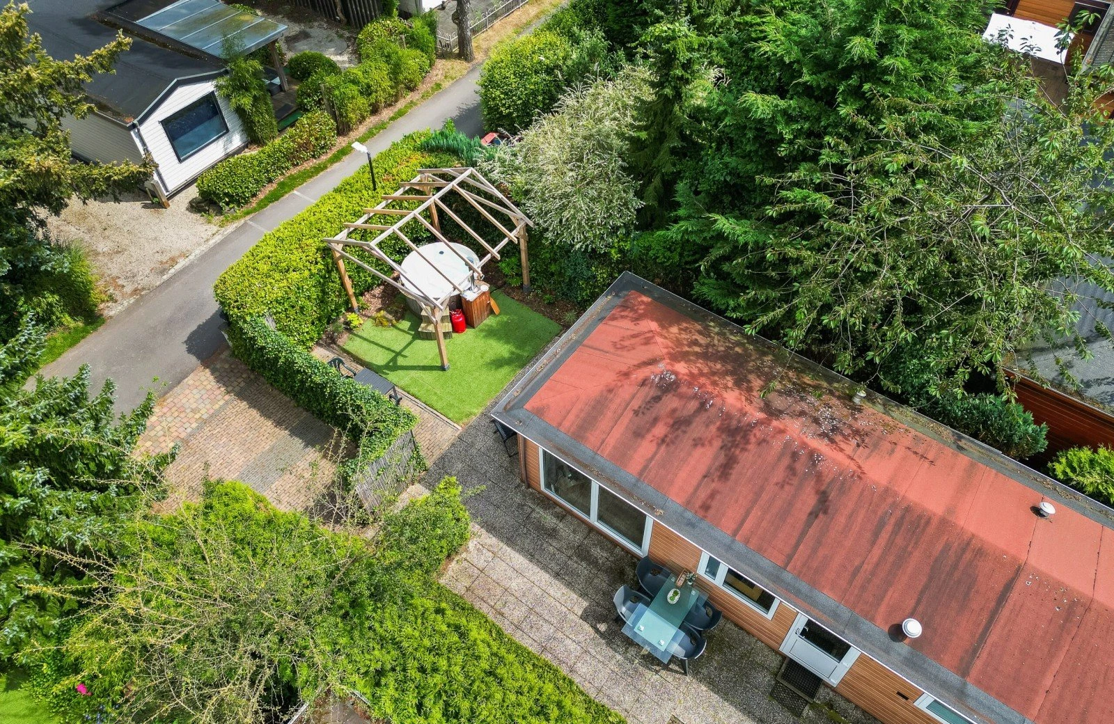 Wellnesshut met eigen bubbelbadsauna 64