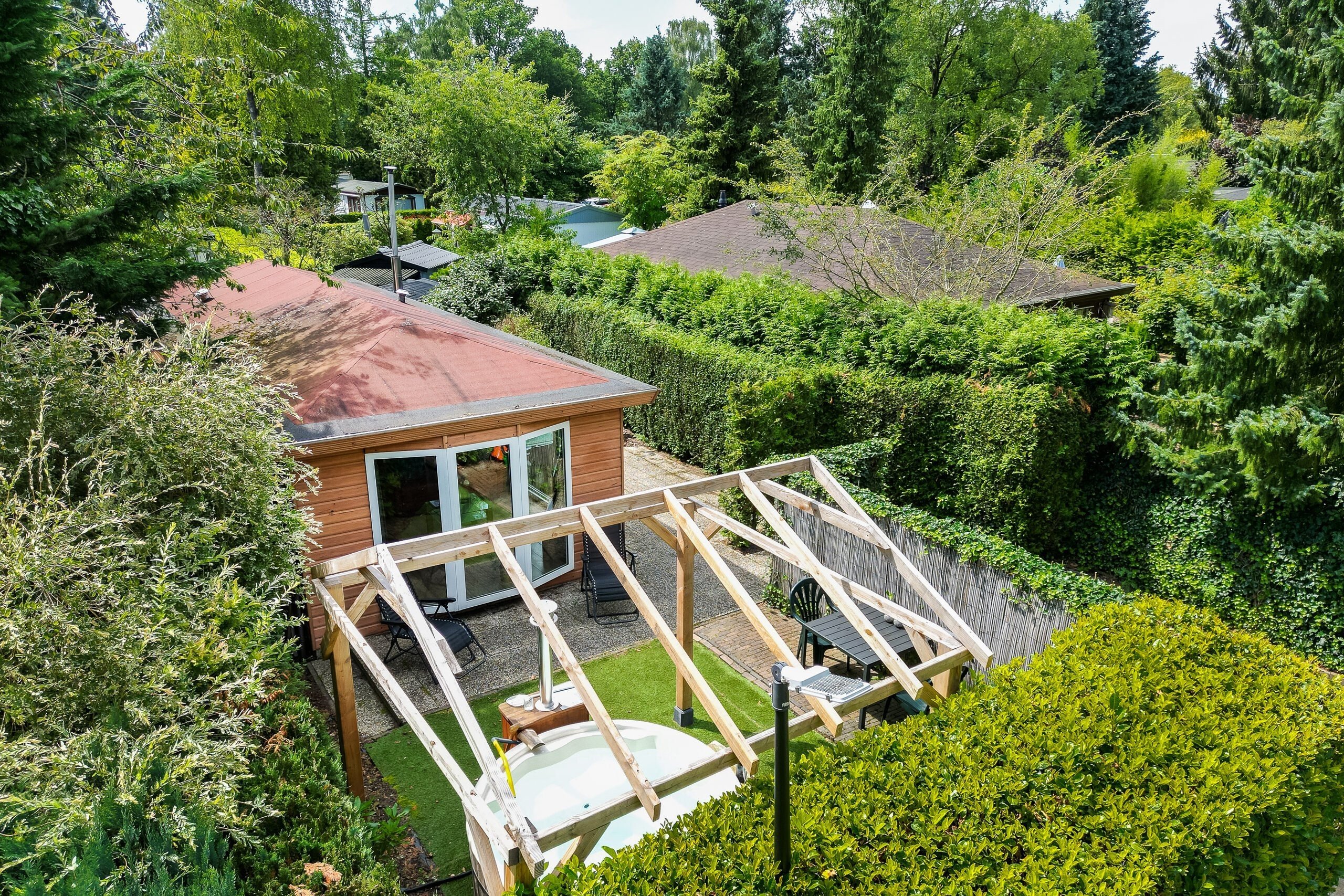 Wellnesshut met eigen bubbelbadsauna 66