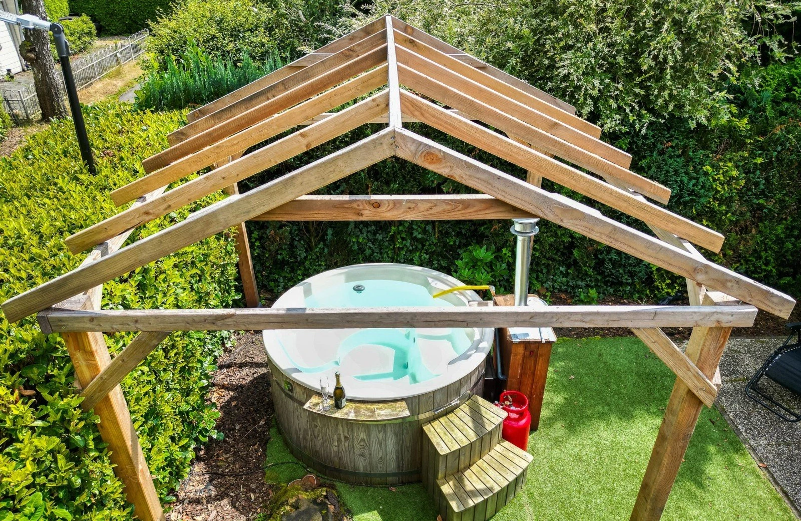 Wellnesshut met eigen bubbelbadsauna 68